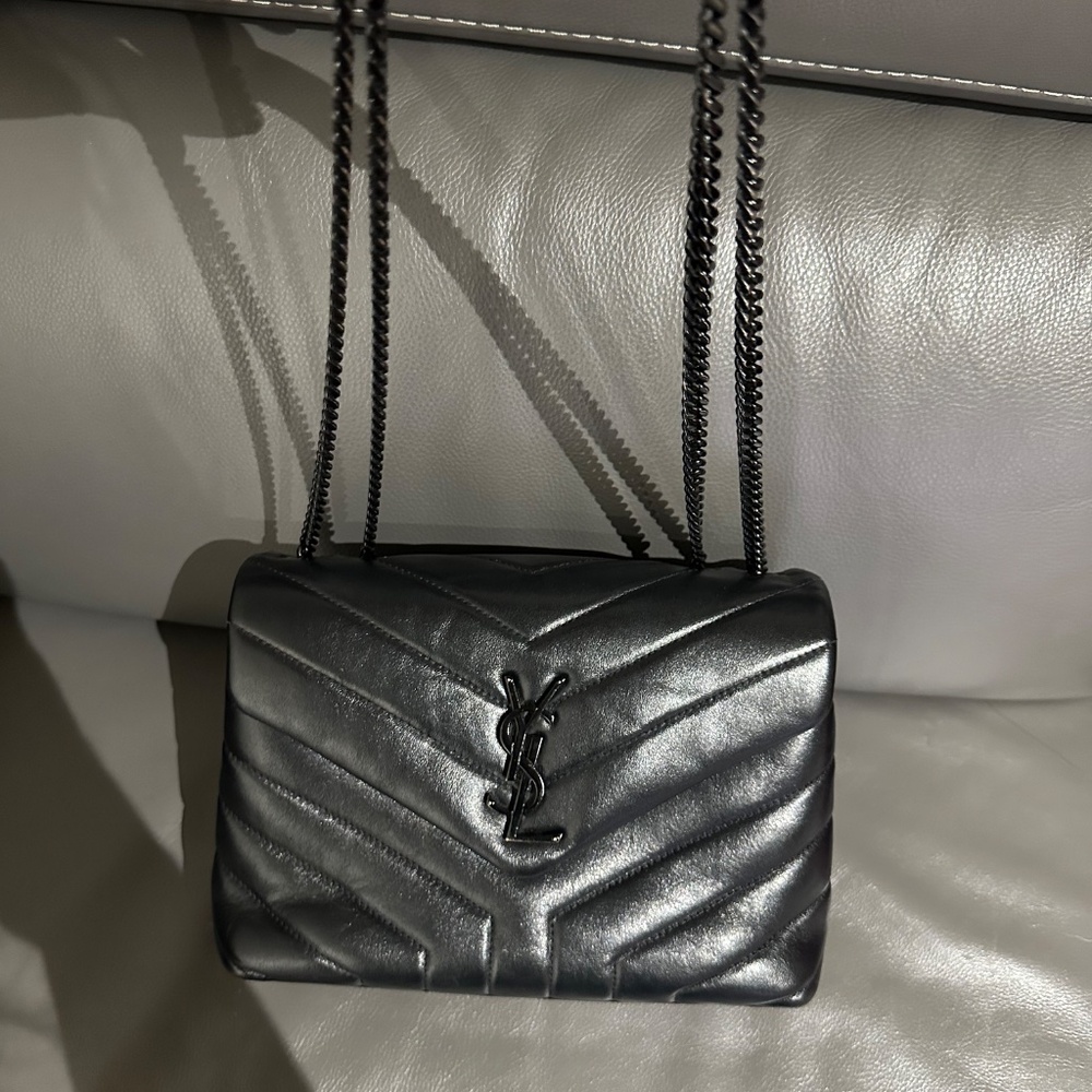 Yves Saint Laurent Black Quilted Leather Chain Shoulder Bag - Picture 11 of 16